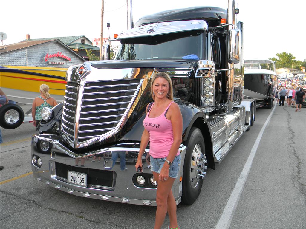 Lake of the Ozarks ShootOut parade at Bagnell Dam Strip 2012