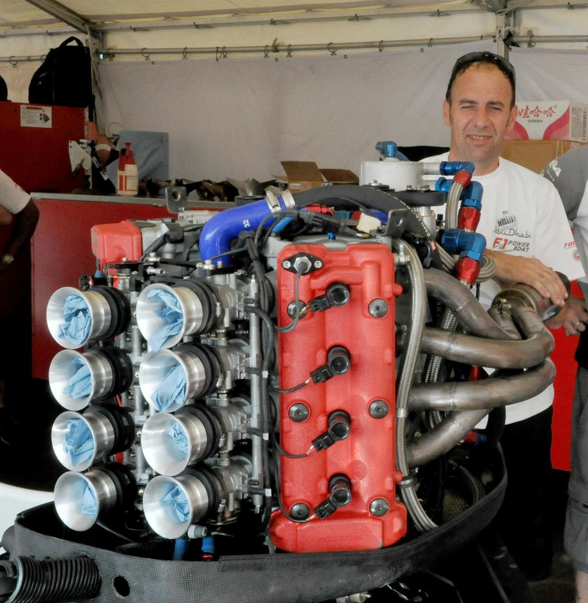 UIM F1 goes V8 four stroke..??.. Check this engine.